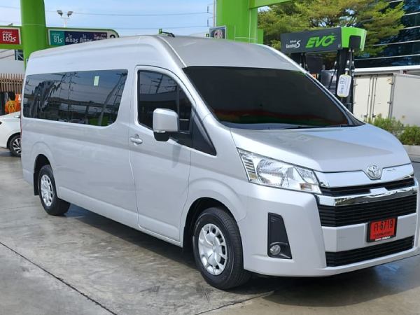 minibus Toyota Commuter Bangkok Pattaya taxi